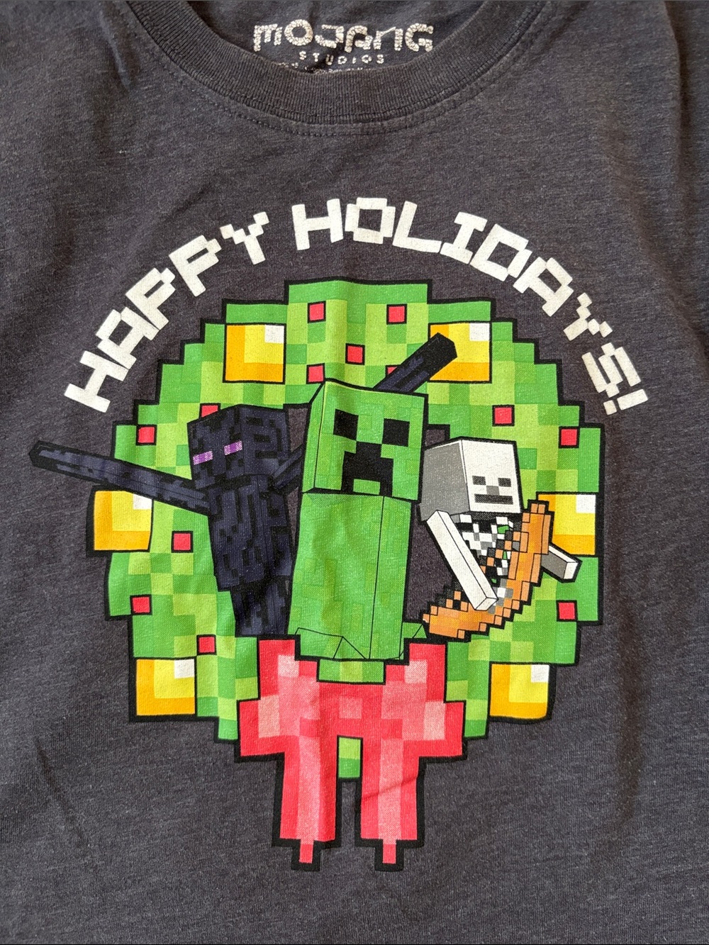 Mojang Minecraft Kids' Navy 'Happy Holidays' Long-Sleeve Graphic Tee Wreath Game - Picture 3 of 4